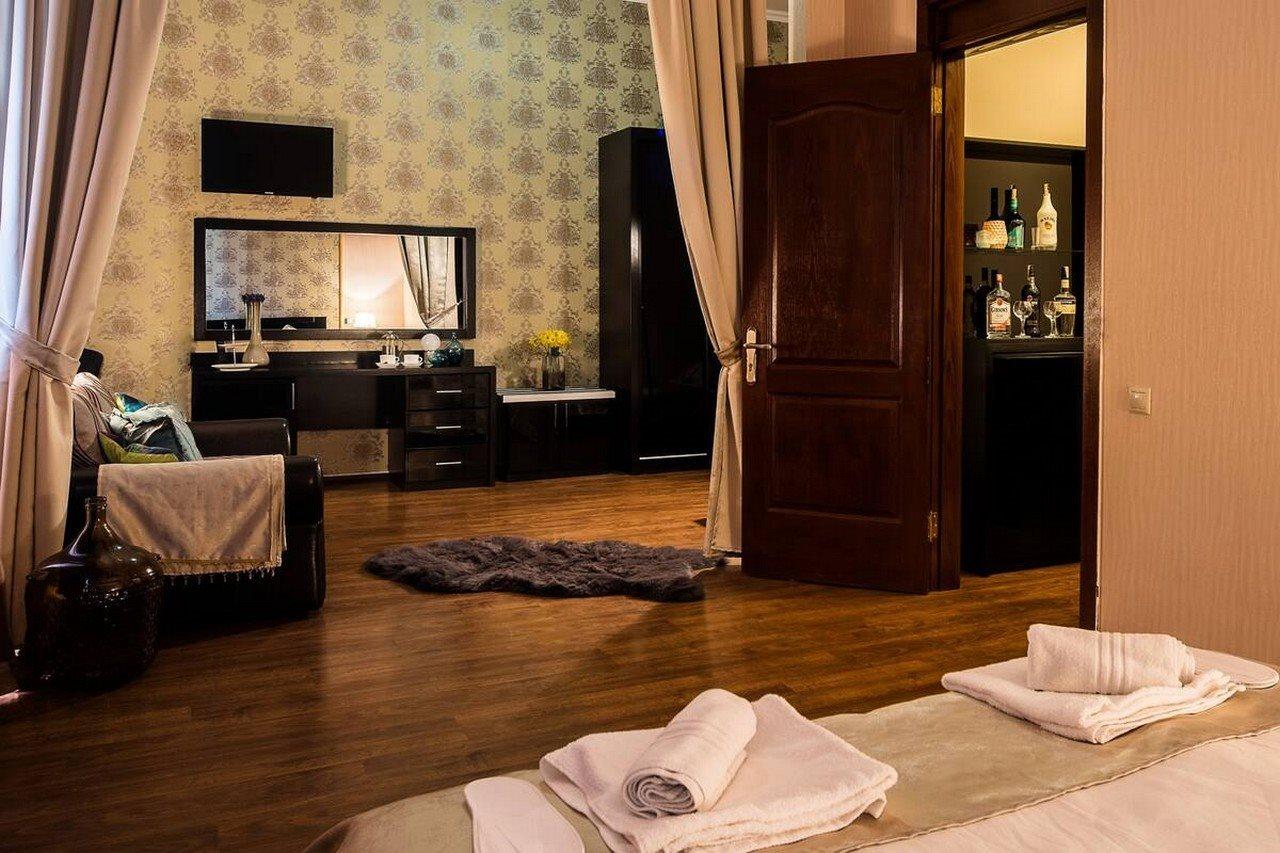 Gold Star Hotel ティビリシ エクステリア 写真