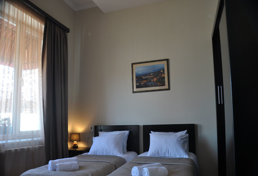 Gold Star Hotel ティビリシ エクステリア 写真