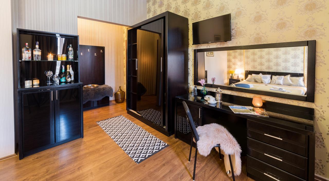 Gold Star Hotel ティビリシ エクステリア 写真