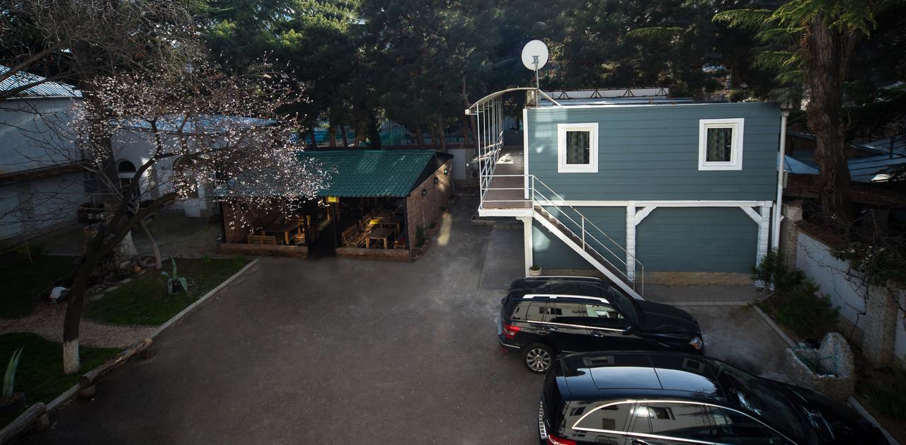 Gold Star Hotel ティビリシ エクステリア 写真